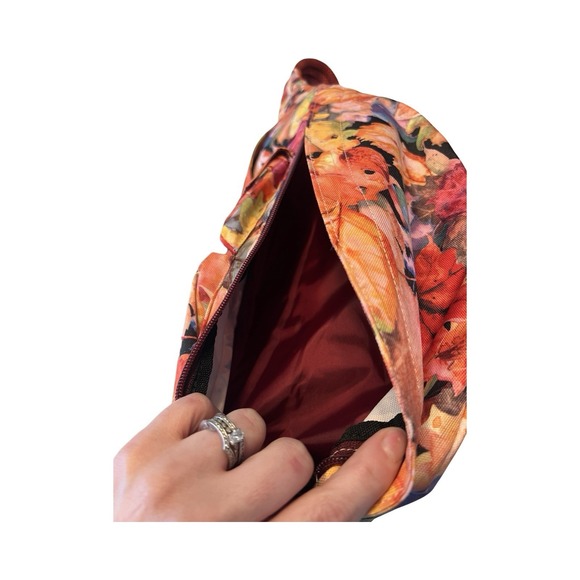 KAVU Rope Sling Crossbody Bag Leaf Me Be 10L HTF Autumn Fall Leaves Print - Picture 3 of 8